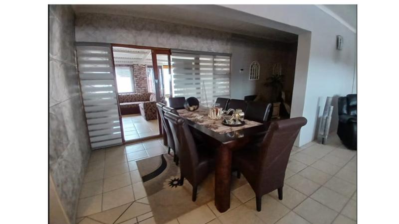 To Let 3 Bedroom Property for Rent in Uitenhage Eastern Cape